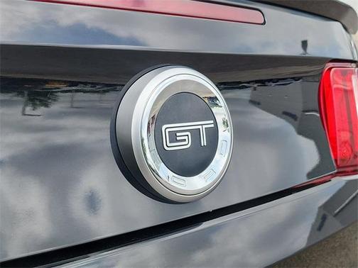 2011 Ford Mustang GT Premium