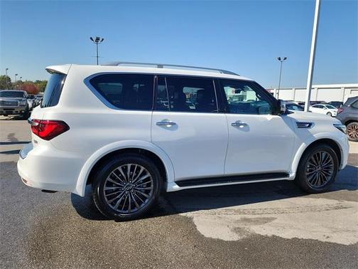 2023 INFINITI QX80 SENSORY