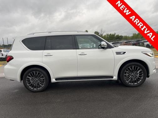 2023 INFINITI QX80 SENSORY