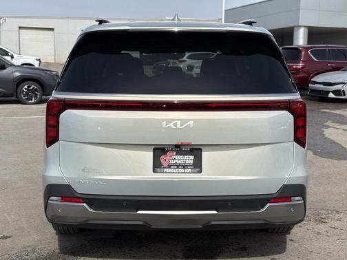 2026 Kia Carnival SX