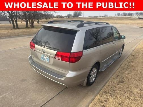 2004 Toyota Sienna XLE