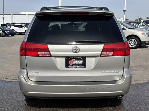 2004 Toyota Sienna XLE