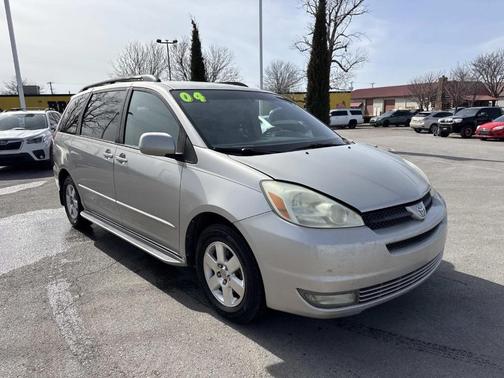 2004 Toyota Sienna XLE
