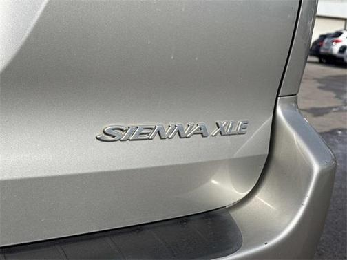 2004 Toyota Sienna XLE