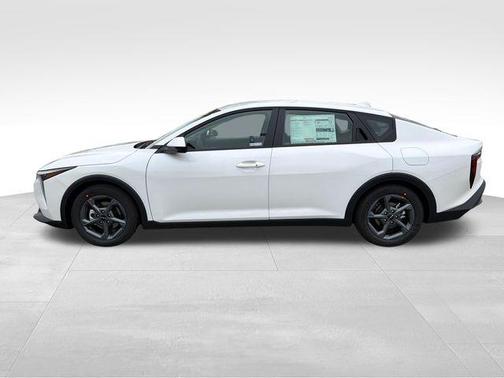 Snow White Pearl 2026 Kia K4 LXS