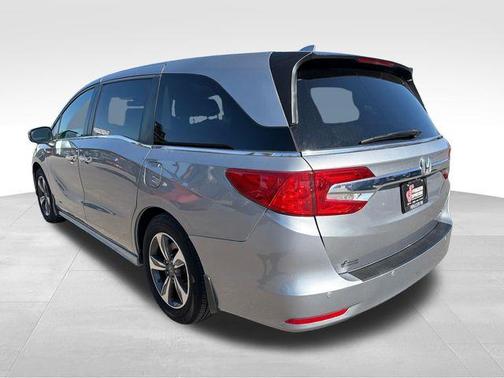Lunar Silver Metallic 2018 Honda Odyssey Touring