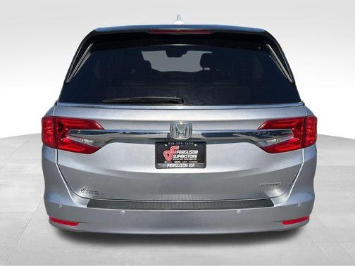 Lunar Silver Metallic 2018 Honda Odyssey Touring