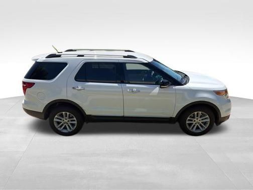 Oxford White 2013 Ford Explorer XLT
