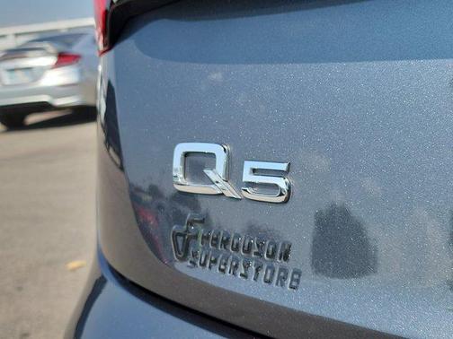 2022 Audi Q5 45 S line quattro Premium