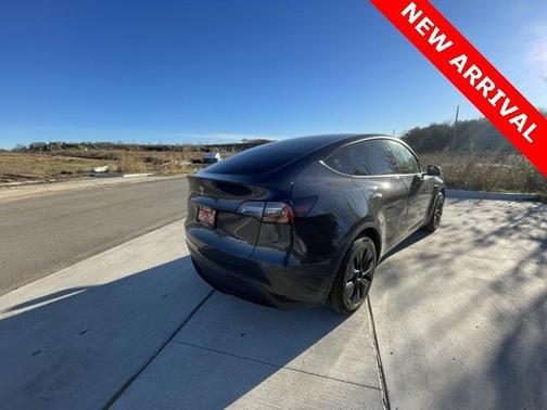 2024 Tesla Model Y Long Range