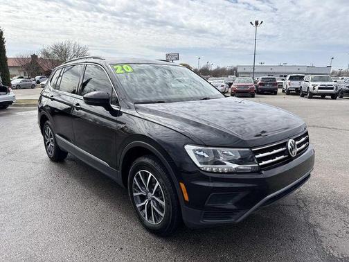 Deep Black Pearl Effect 2020 Volkswagen Tiguan 2.0T SE SUV