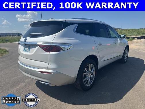2022 Buick Enclave Essence