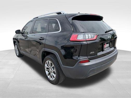 Diamond Black 2019 Jeep Cherokee Latitude Plus