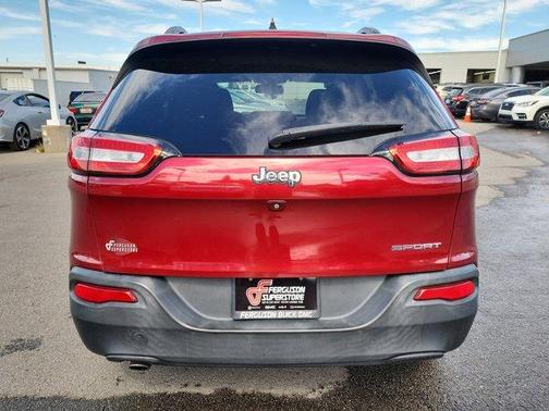 2016 Jeep Cherokee Sport