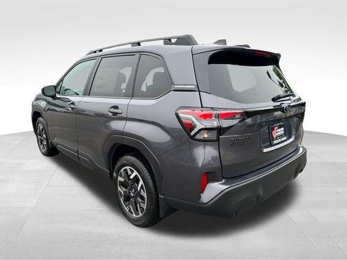 Magnetite Gray Metallic 2026 Subaru Forester Premium