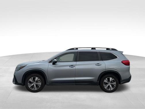 Ice Silver Metallic 2023 Subaru Ascent Premium 8-Passenger
