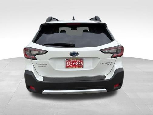 Crystal White Pearl 2024 Subaru Outback Limited XT