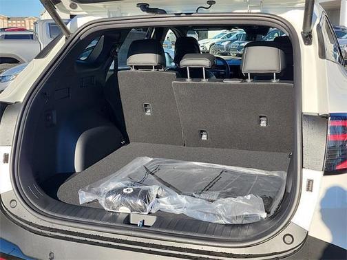 Snow White Pearl 2026 Kia Sportage Hybrid