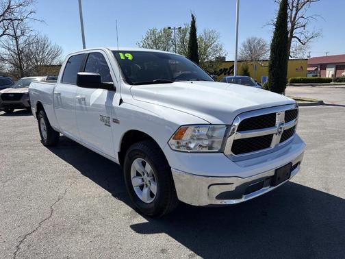 Bright White Clearcoat 2019 RAM 1500 Classic SLT