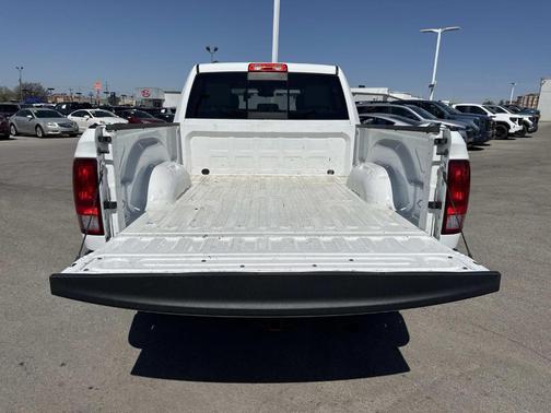 Bright White Clearcoat 2019 RAM 1500 Classic SLT