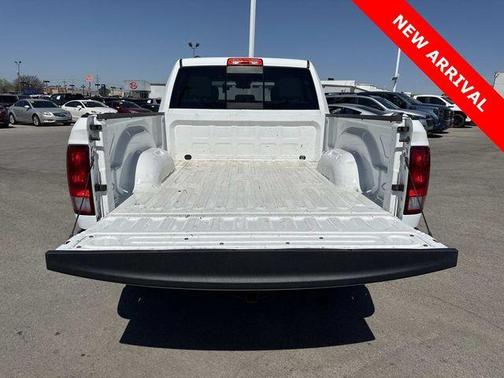 Bright White Clearcoat 2019 RAM 1500 Classic SLT