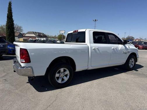 Bright White Clearcoat 2019 RAM 1500 Classic SLT