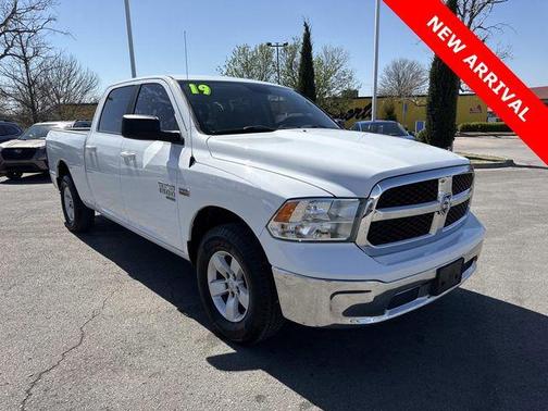 Bright White Clearcoat 2019 RAM 1500 Classic SLT