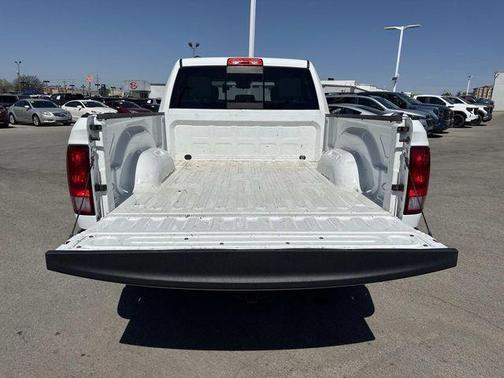 Bright White Clearcoat 2019 RAM 1500 Classic SLT