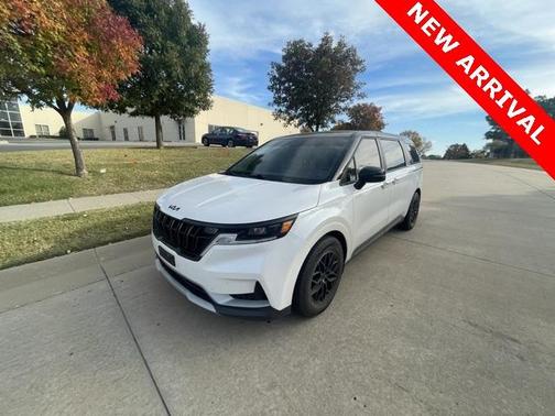 2024 Kia Carnival LX