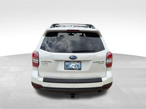 Crystal White Pearl 2016 Subaru Forester 2.5i Limited