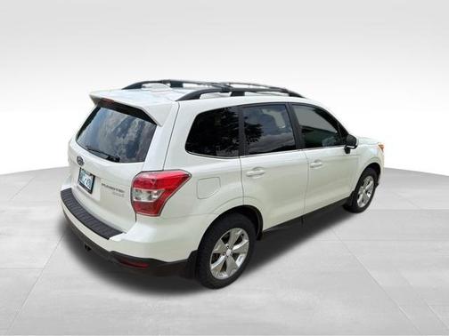 Crystal White Pearl 2016 Subaru Forester 2.5i Limited