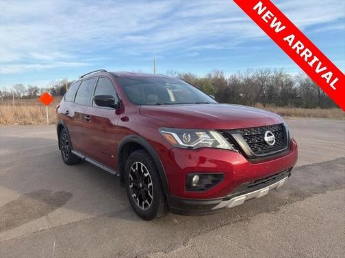 2020 Nissan Pathfinder SV