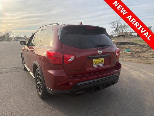 2020 Nissan Pathfinder SV