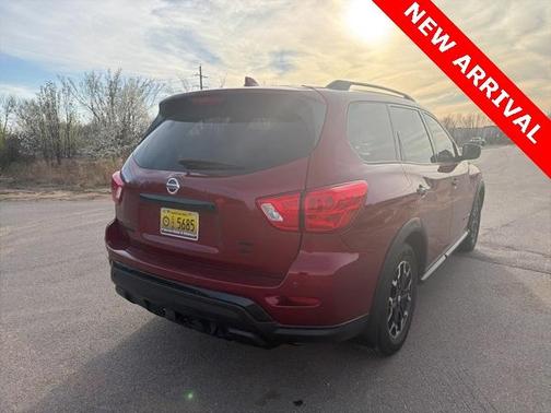 2020 Nissan Pathfinder SV