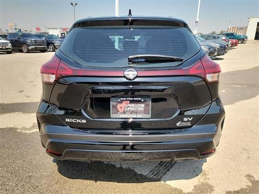 2023 Nissan Kicks SV