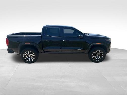 Onyx Black 2024 GMC Canyon AT4