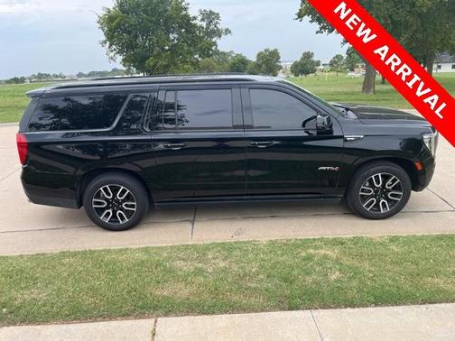 2022 GMC Yukon XL AT4