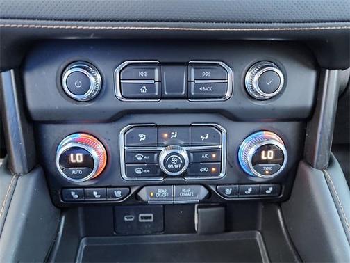 2022 GMC Yukon XL AT4