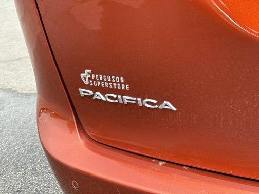 Copper Pearlcoat 2018 Chrysler Pacifica Touring-L Plus