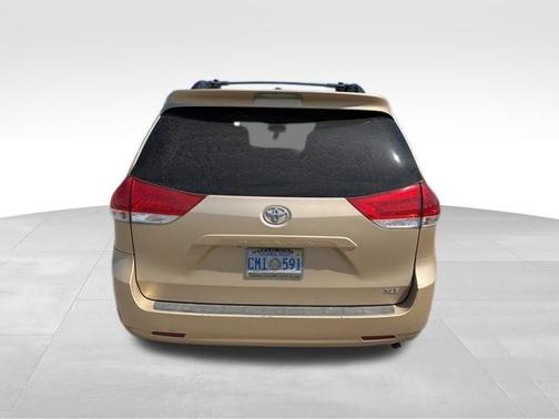 2012 Toyota Sienna XLE
