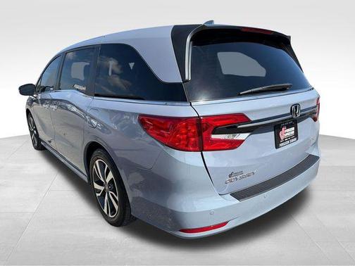 Sonic Gray Pearl 2023 Honda Odyssey Touring