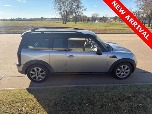 2009 MINI Cooper Clubman Base (M6)