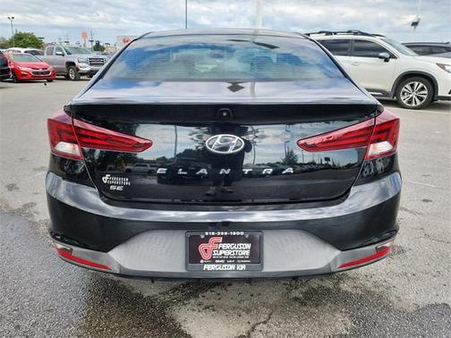 2020 Hyundai ELANTRA SE
