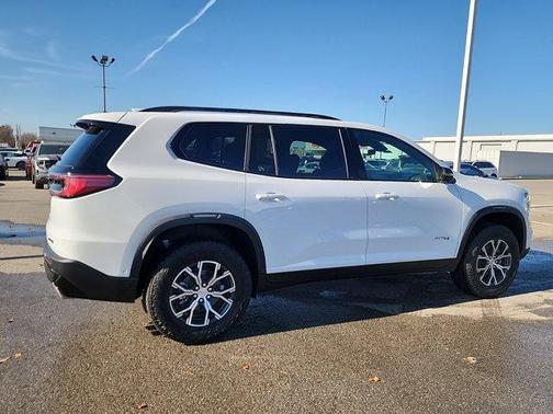 2025 GMC Acadia AT4