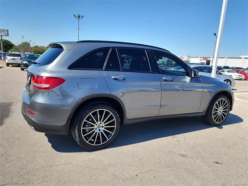2018 Mercedes-Benz GLC 300 Base 4MATIC