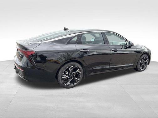 Aurora Black Pearl 2026 Kia K5 GT-Line