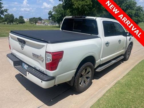 2017 Nissan Titan SL
