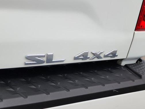 2017 Nissan Titan SL