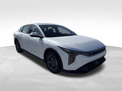 Snow White Pearl 2026 Kia K4 LXS