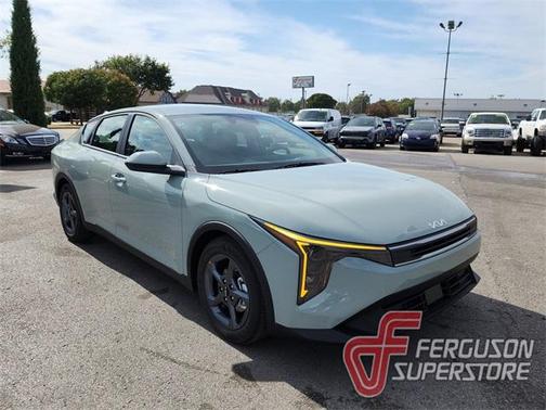 2025 Kia K4 LXS